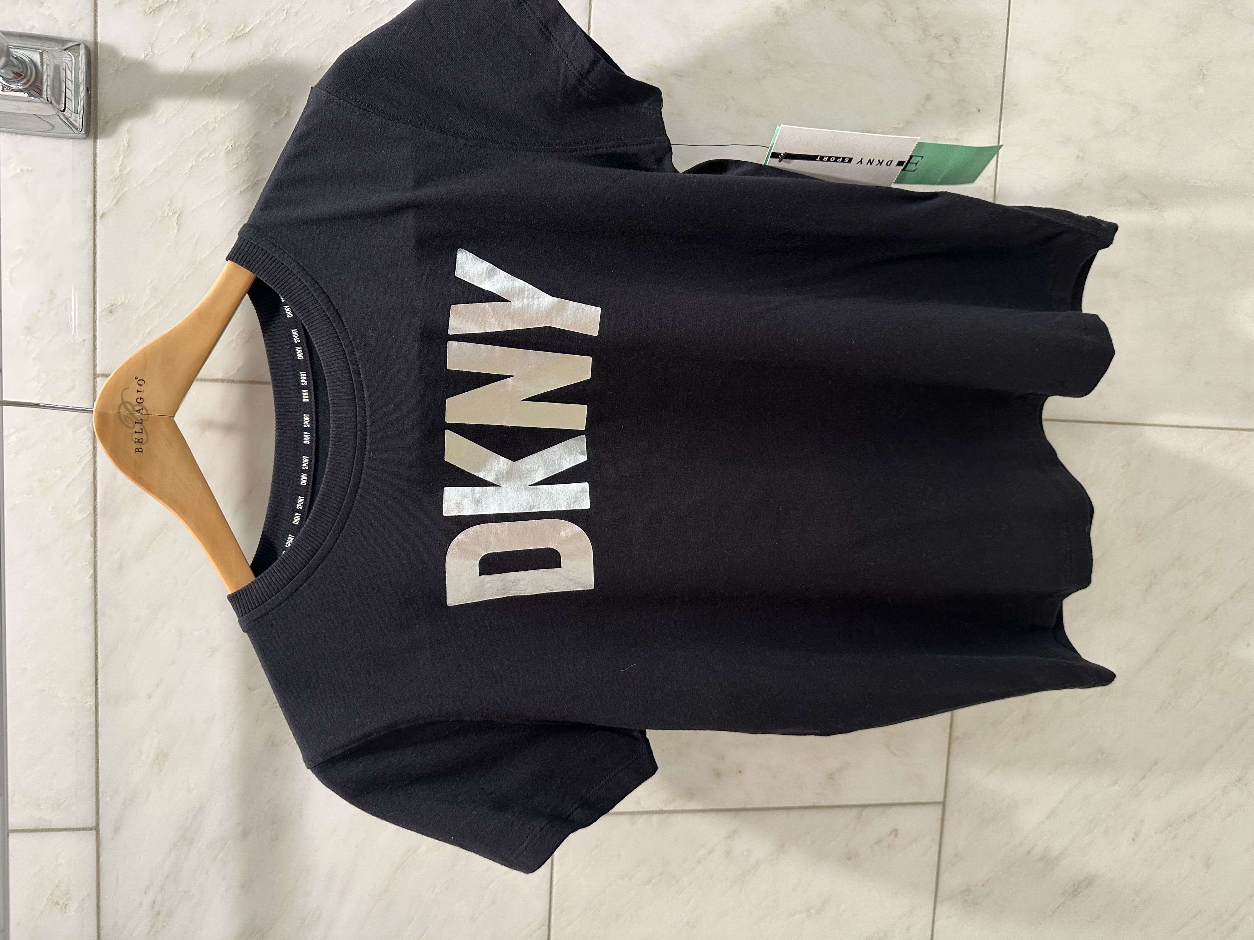 Женская футболка DKNY S, М — фото товара