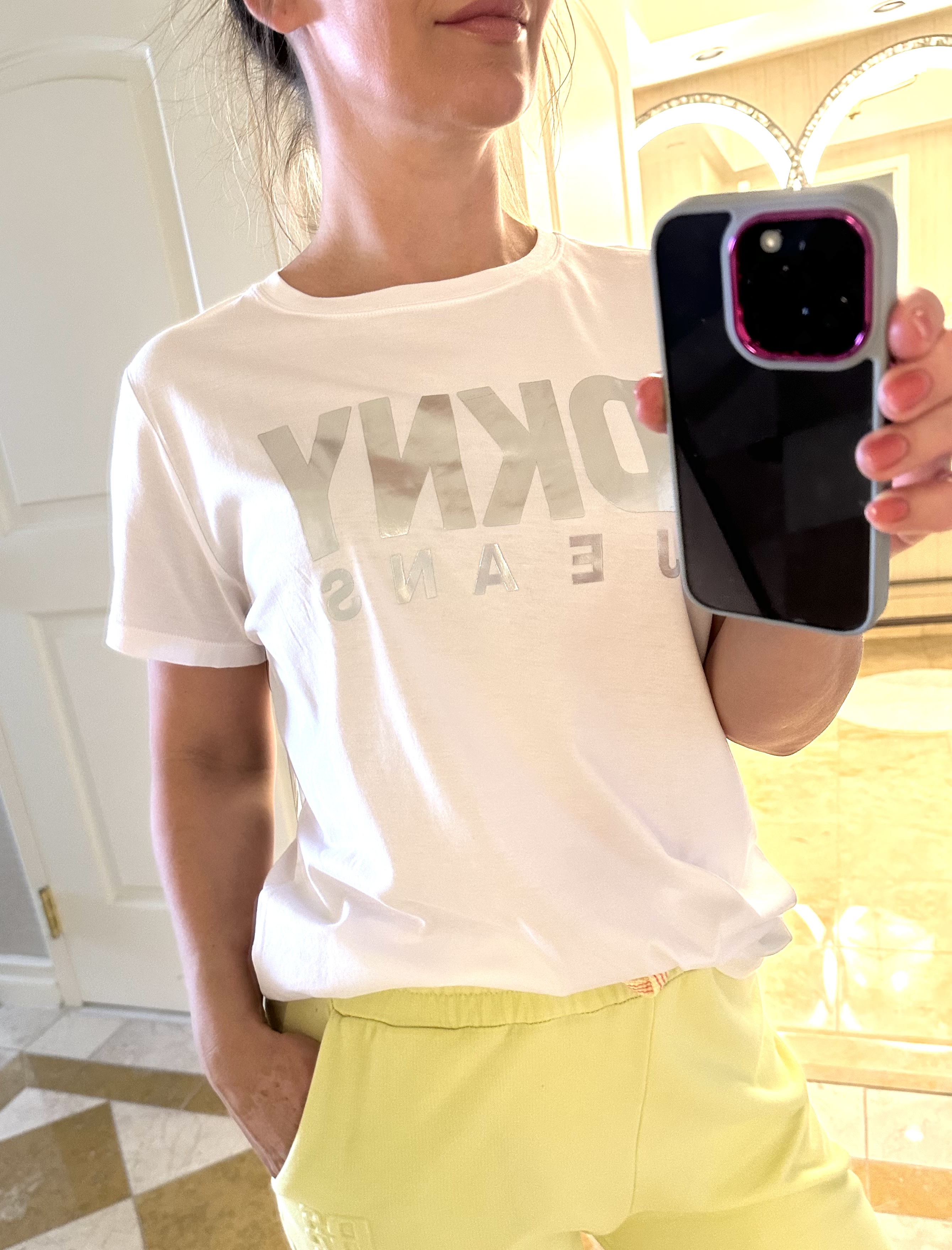  Женская футболка DKNY L, XL — фото товара