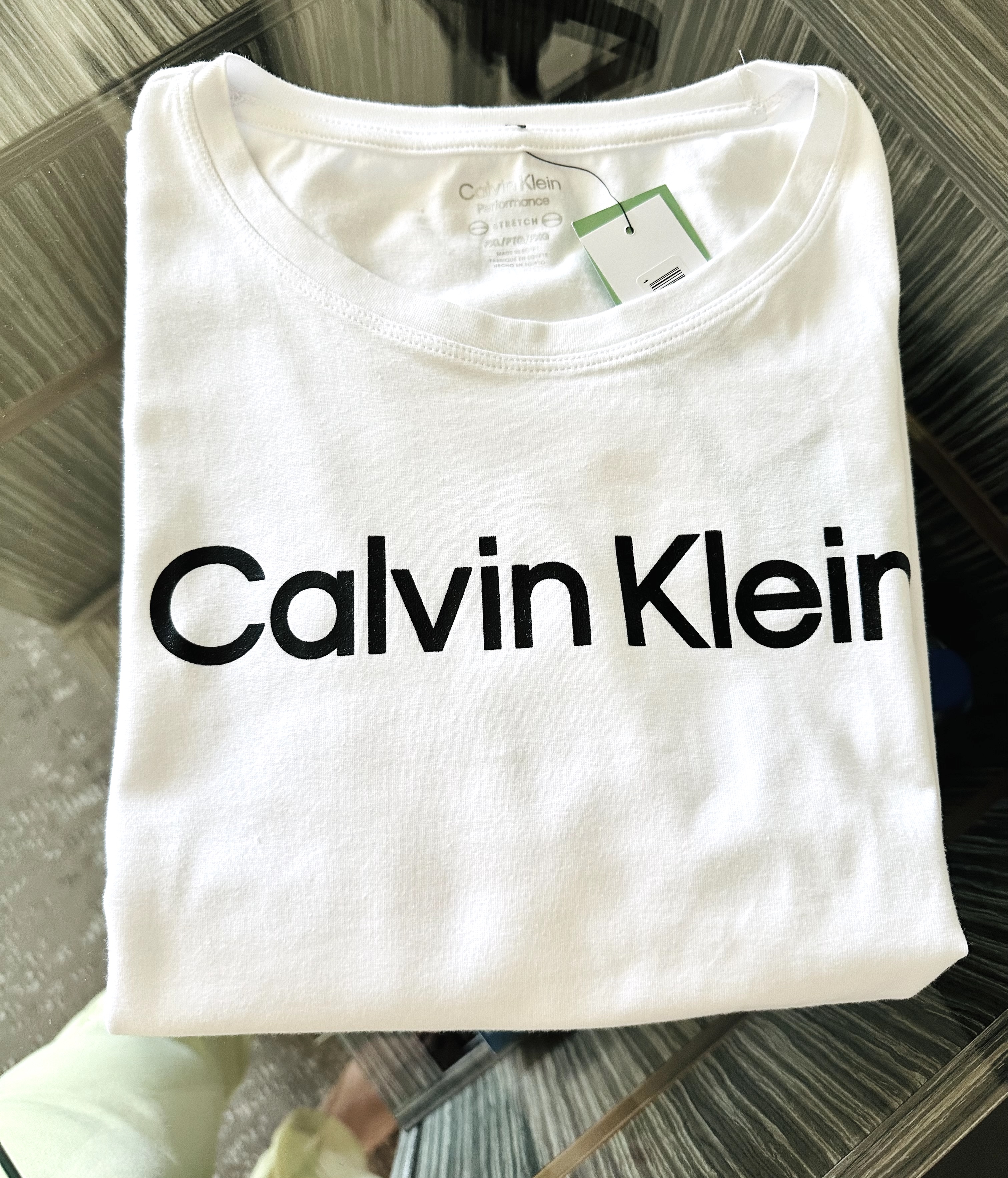 Футболка женская Calvin Klein XL — фото товара