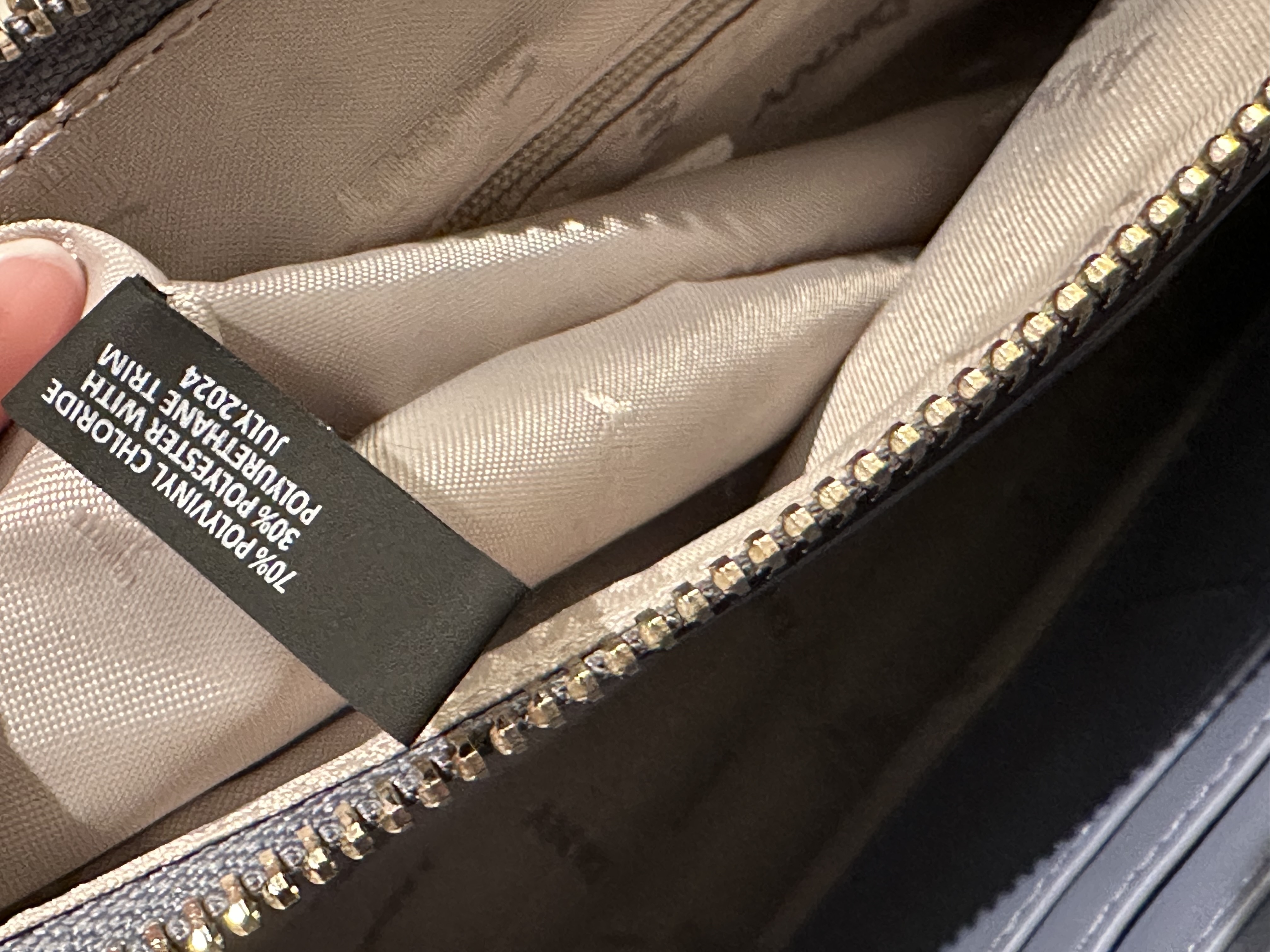 Женская сумка кроссбоди DKNY — фото товара