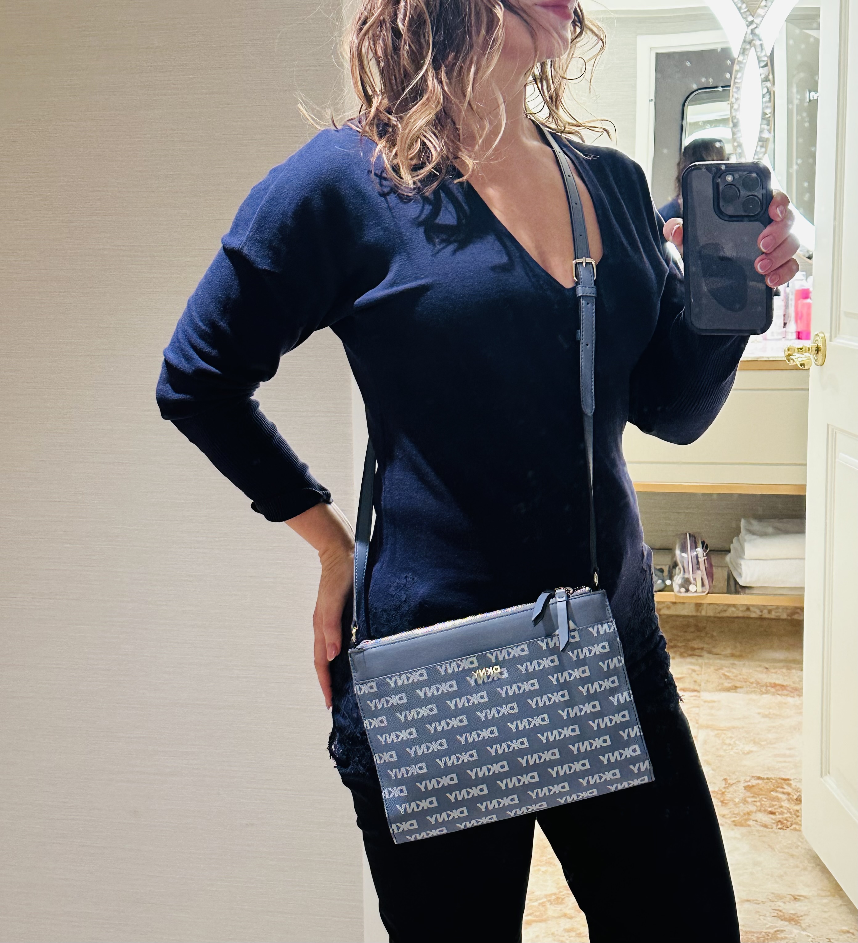 Женская сумка кроссбоди DKNY — фото товара