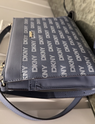 Женская сумка кроссбоди DKNY — миниатюра фото