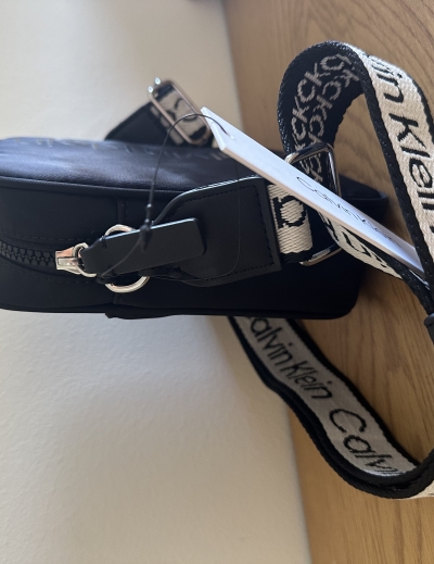 Мужская сумка через плечо Calvin Klein — миниатюра фото