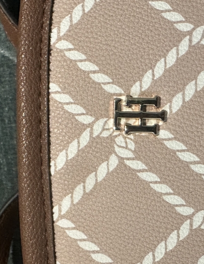 Женская сумка кроссбоди Tommy Hilfiger — миниатюра фото